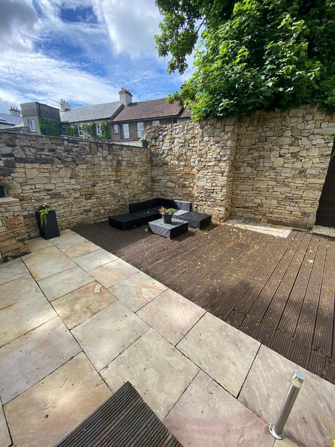 Town Villa With Charming Garden, Bbq Area & Sleeps 6 캐셜 외부 사진